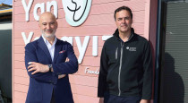 Zurich Türkiye CEO’su Yılmaz Yıldız, deprem bölgesindeki Yan Yanayız Psikososyal Destek Merkezi’nde.